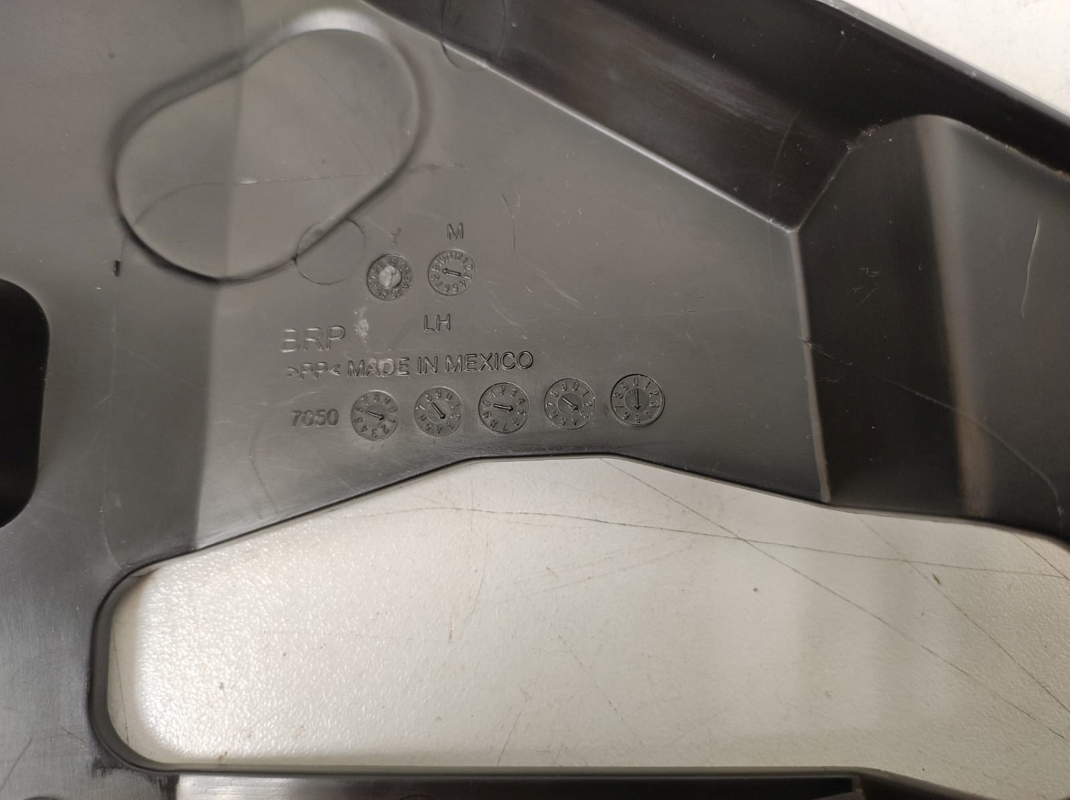 Крышка защёлка LH бу